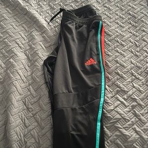 Adidas trio multicolor size large